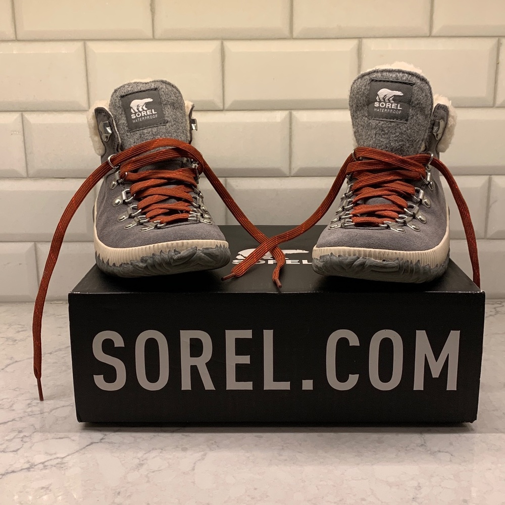 SOREL OUT N ABOUT PLUS CONQUEST WATERPROOF BOOT - WOMEN'S 7.5 US
